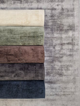 Tribeca Grå - Handvävd Viskosmatta