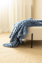 Pläd Stripe Blå - Pläd med Randstruktur - KM Home | Mattfabriken