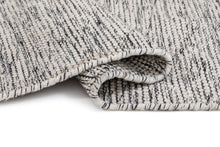 Nacka Svart/Vit - Kvadrat Ullmatta - KM Home | Mattfabriken