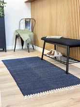 Line Marinblå - Handvävd Gångmatta - KM Home | Mattfabriken