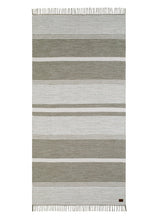 Vindö Olivgrön - Handvävd Gångmatta - K/M Carpets | Mattfabriken